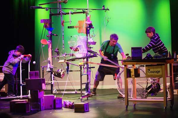 LOOSE ENDS Sabine Heng