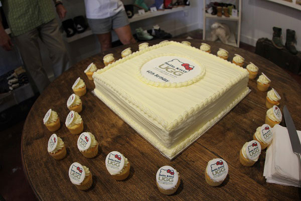 Hello-Kitty-x-UGG-015