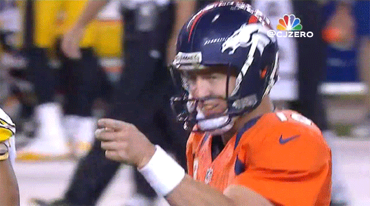 Peyton Manning Thumbs Up Broncos
