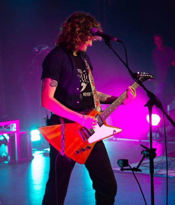 Amyl and the Sniffers.3