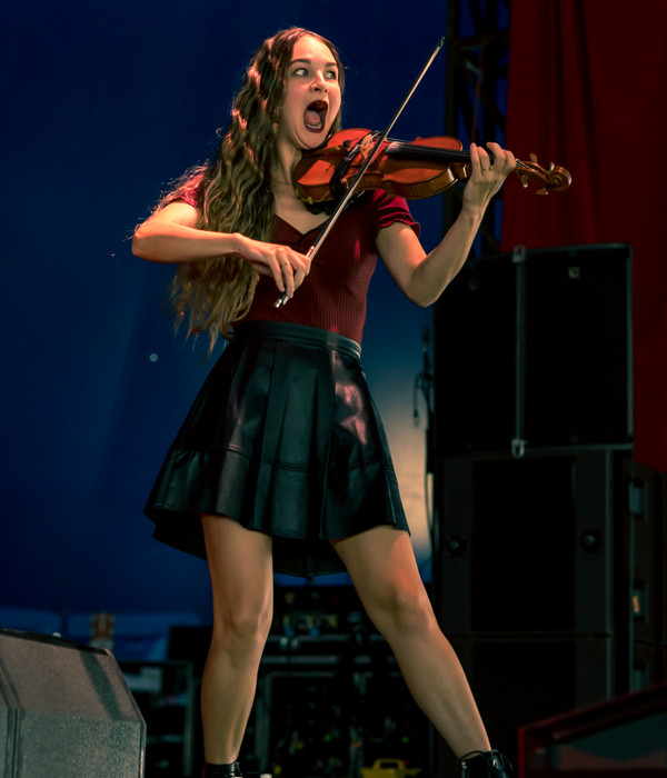 Round Mountain Girls