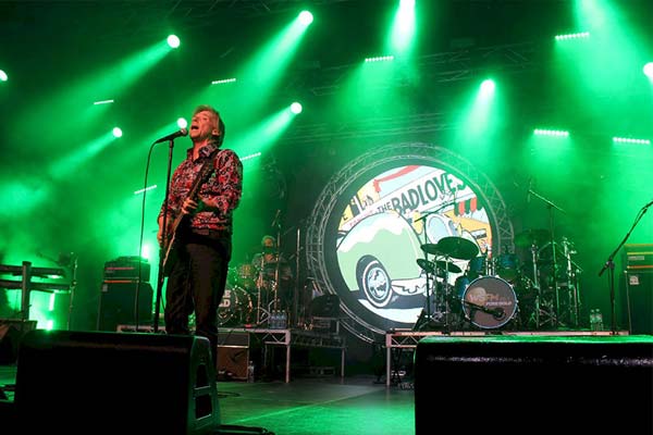 The Badloves.1.09 16