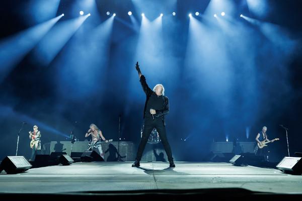 Def Leppard.3