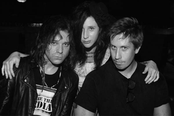 love hate rebellion01