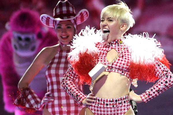 Miley-Bangerz-2