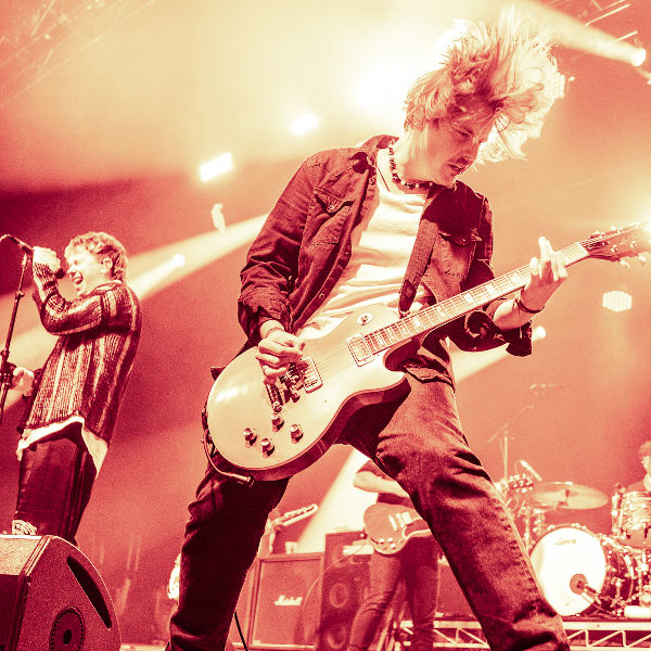 Nothing But Thieves.2