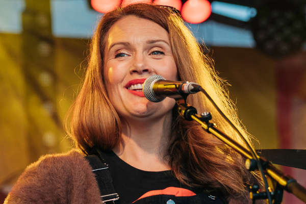 Clare Bowditch