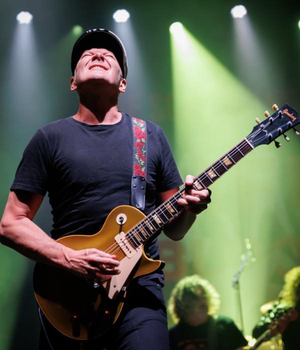 The Screaming Jets.6