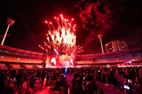 Taylor Swift KalemHorn2